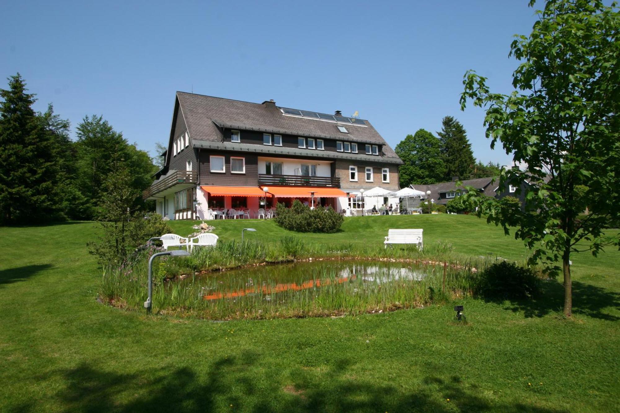 Hotel Gasthaus Troester Schmallenberg Exterior photo